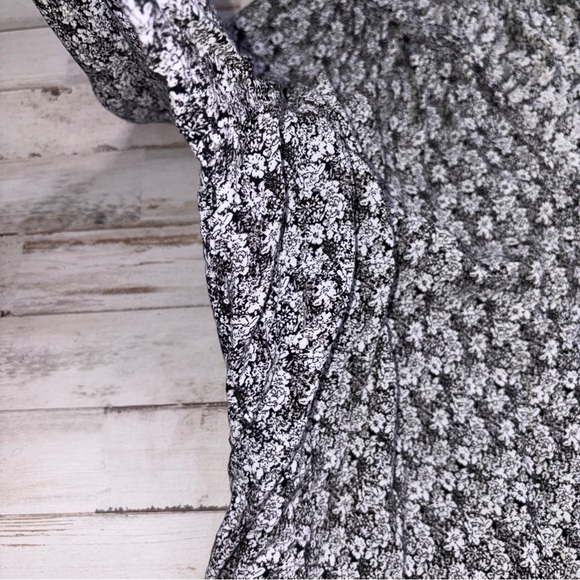 Jones & Co New York 2X Womens  Black White Floral 3/4 Sleeve Popover Blouse - Picture 7 of 15